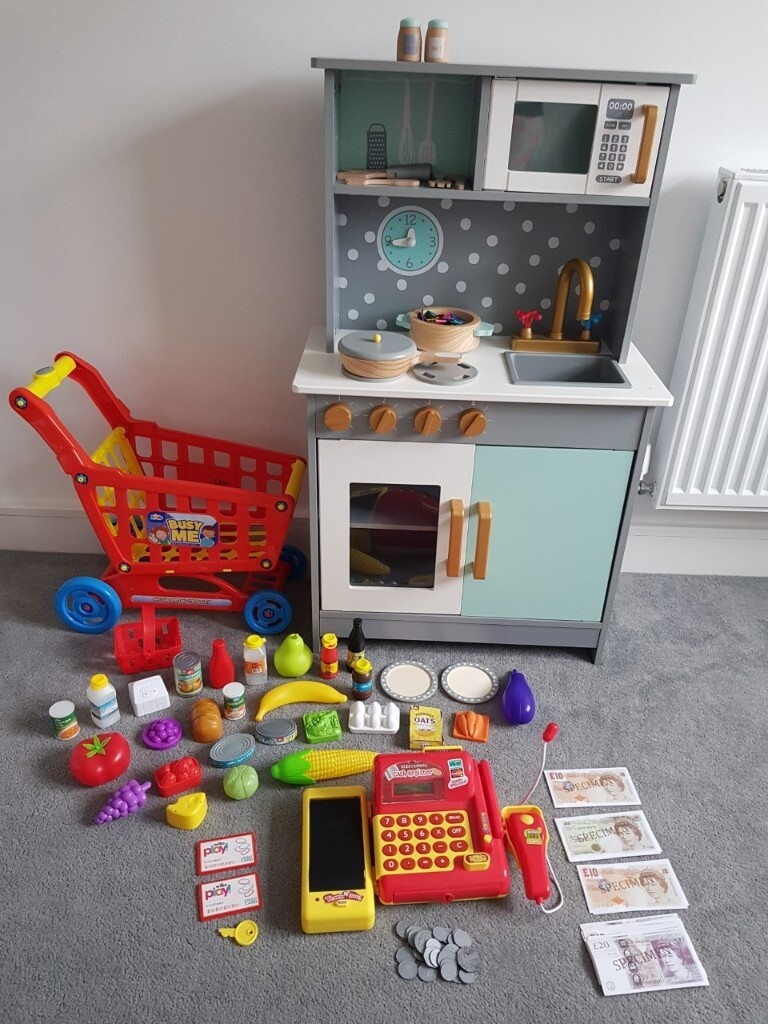 wooden deluxe kitchen and cooking set
